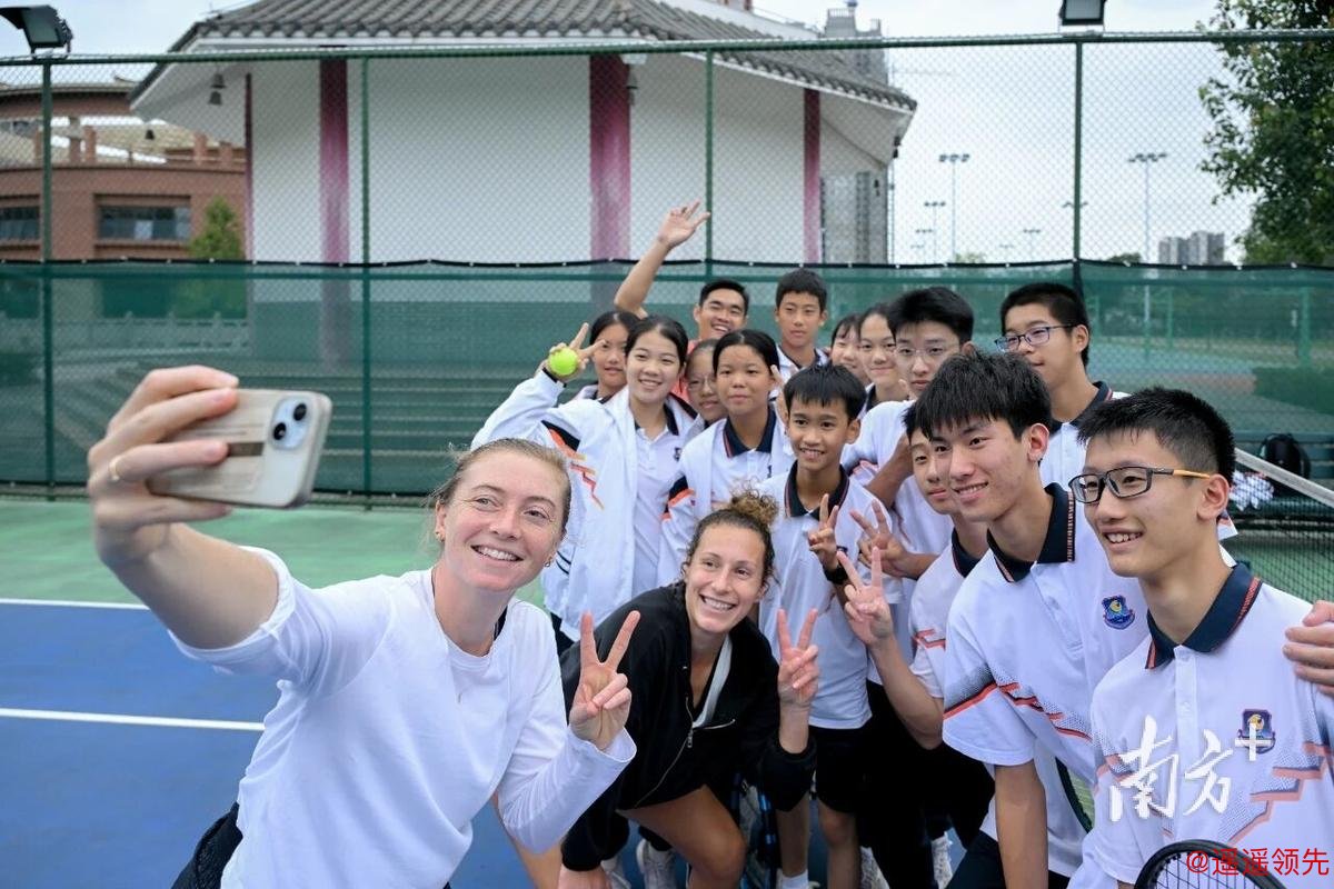 与职业球员面对面｜广网国际组合走进广州外国语学校